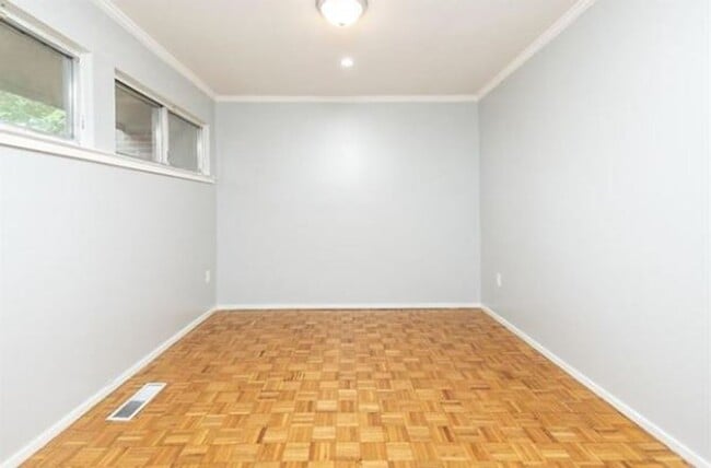 Building Photo - 3BD/2.5BA Townhouse located in Barfield Place!