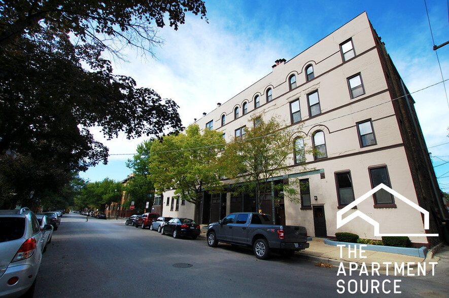 Building Photo - 1048 W Dickens Ave