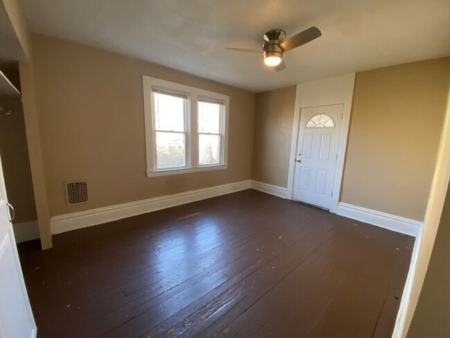 Building Photo - Now showing, Updated 3BR 2 Full Bath house...