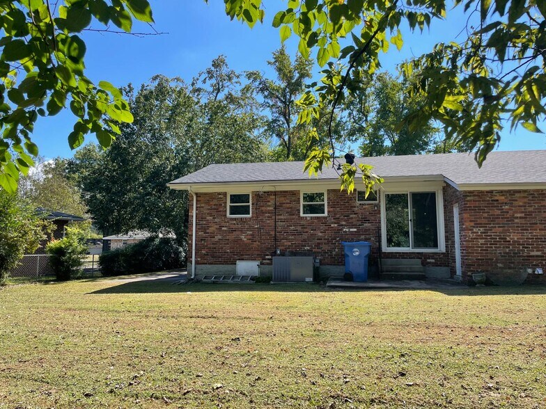 Back of the house - 963 Brynwood Dr