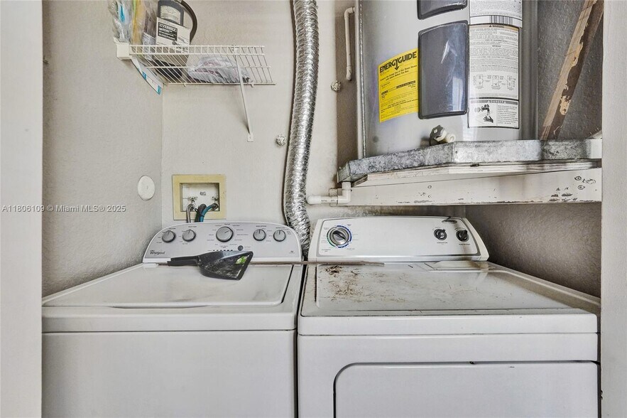 Building Photo - 781 SW 148th Ave