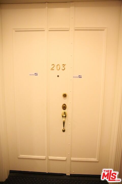 Building Photo - 4830 Elmwood Ave