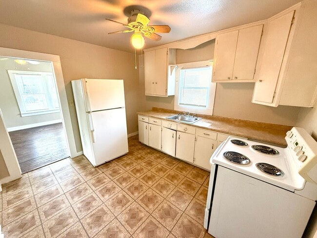 Building Photo - 515 Lincolnshire Dr