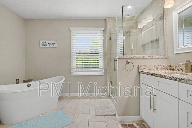 Building Photo - 15888 Muirfield Ct