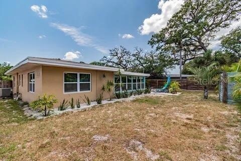 Building Photo - 10911 Cherokee Dr