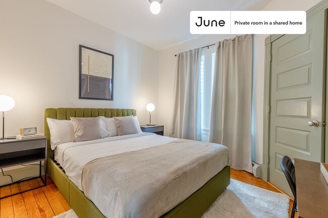 Building Photo - 15 Romsey St