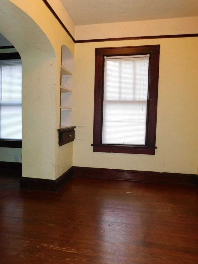 Building Photo - RAYML0302