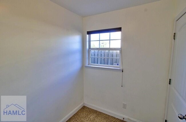 Building Photo - 702 Auburn Cv