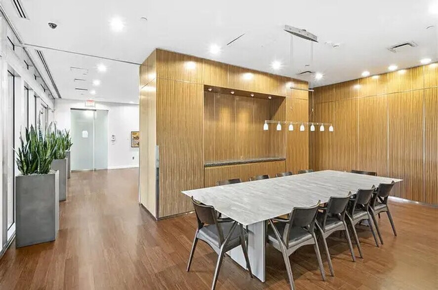 Building Photo - 23 Sidney St