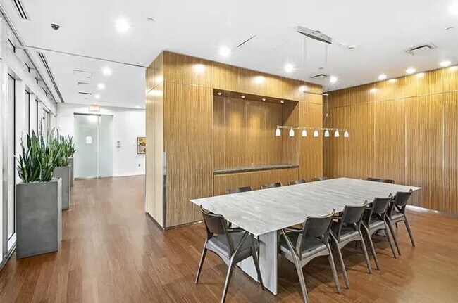 Building Photo - 23 Sidney St