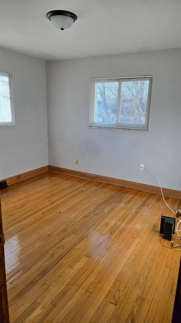 Building Photo - **RIVERFRONT 4-BEDROOM/3-BATH WITH 4-CAR GARAGE, FULL BASEMENT!!**