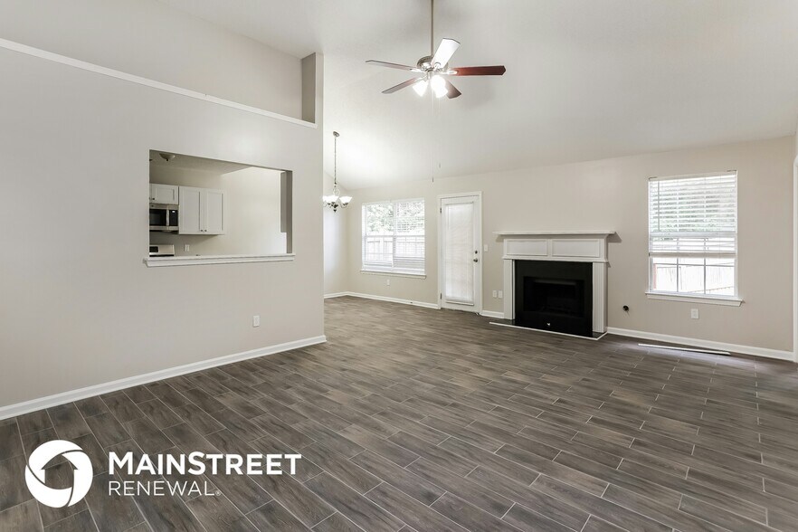 Building Photo - 4630 Thermal Ct