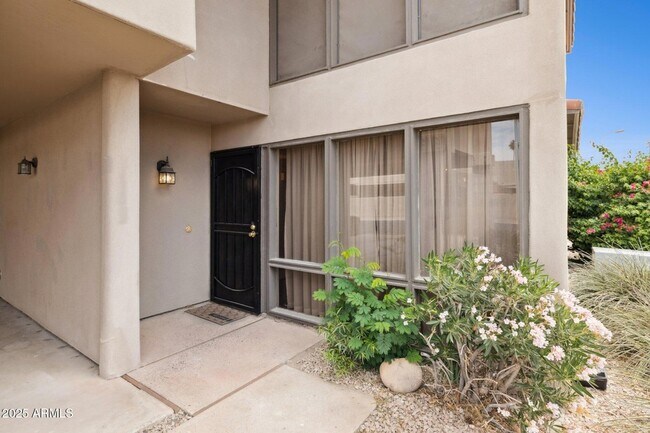 Building Photo - 5601 N 79th St