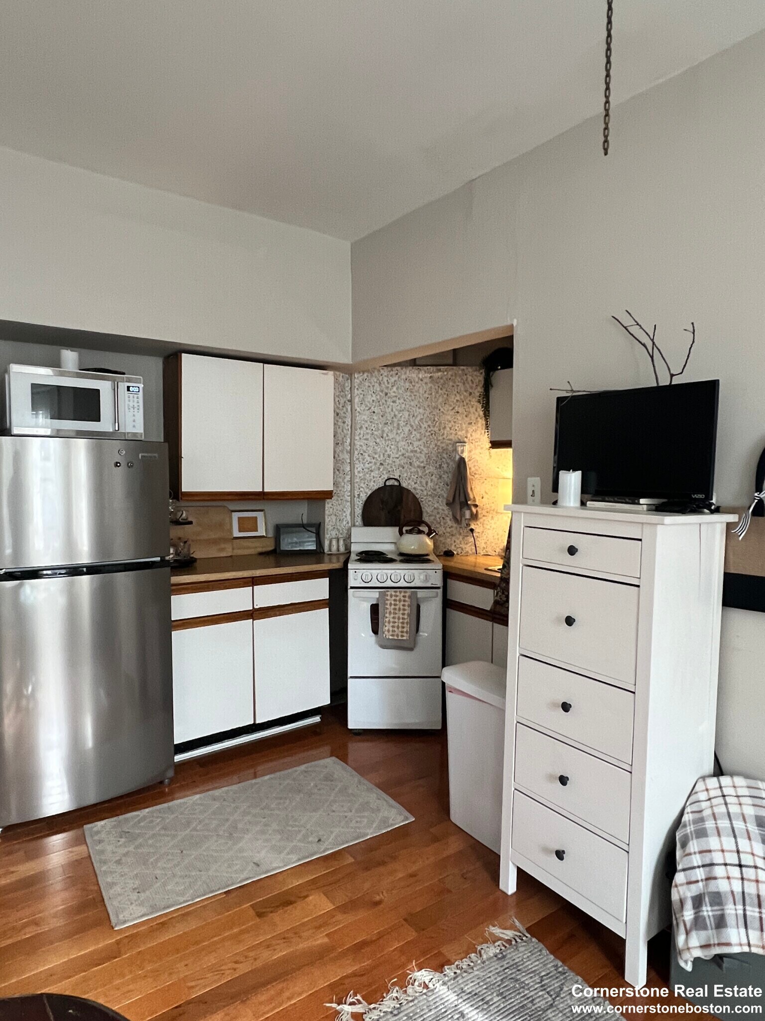 Building Photo - 65 Burbank St