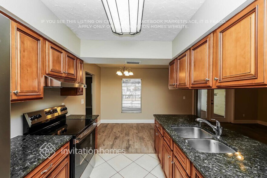 Building Photo - 1004 Highgrove Ct