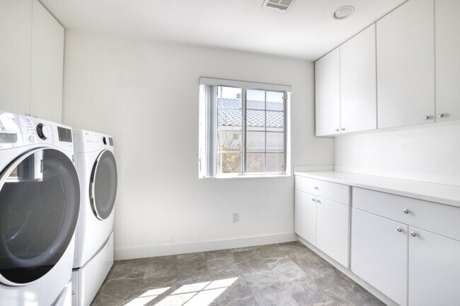 Laundry Room - 67675 Ovante Rd