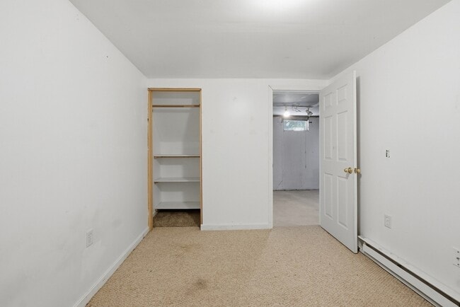 Building Photo - 5 Warwick St