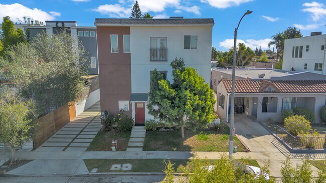 Primary Photo - 1846 S Curson Ave