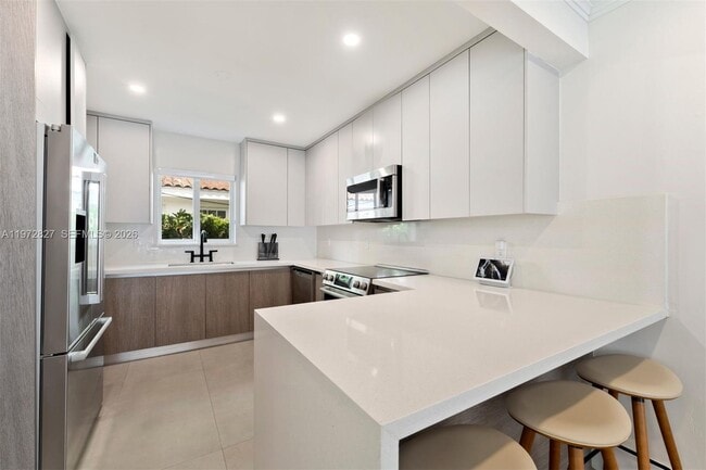 Building Photo - 45 Palermo Ave