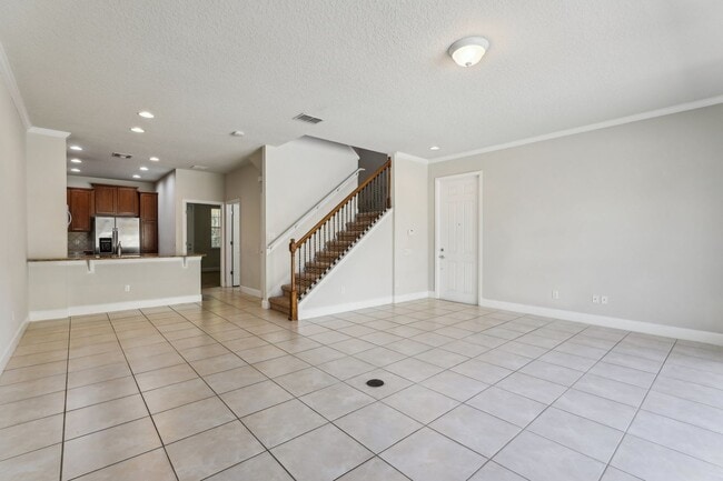 Building Photo - Gorgeous 3/3 Townhouse in VillageWalk of L...
