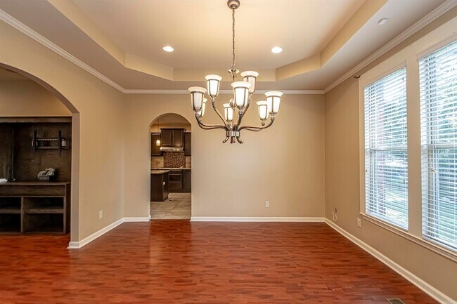 Building Photo - 1201 W 35th St