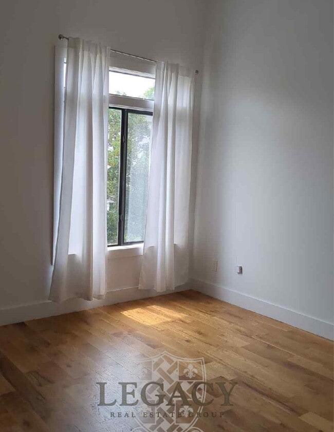 Building Photo - 1710 Nassau St