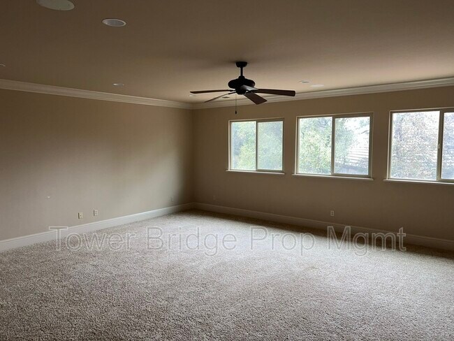 Building Photo - 3766 Mira Loma Dr