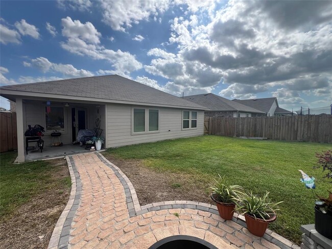 Building Photo - 20363 Green Mountain Dr