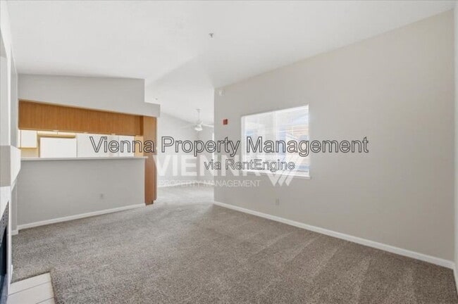 Building Photo - 885 Halidon Way