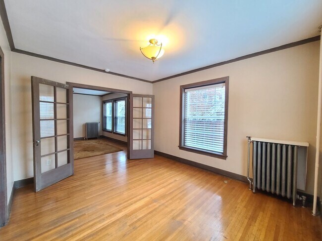 Building Photo - 2230 W Pacific Ave