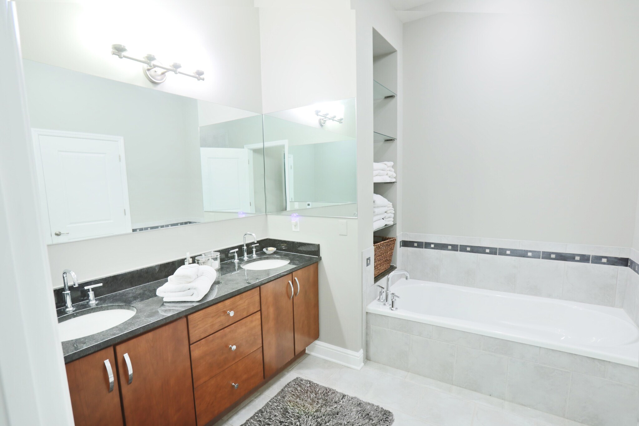 Building Photo - 941 Penn Ave