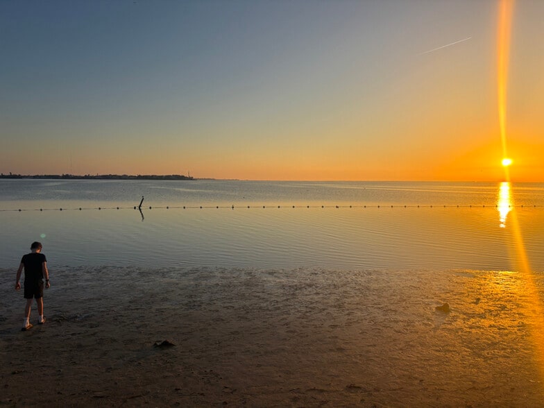 Building Photo - 6713 Sierra Terrace