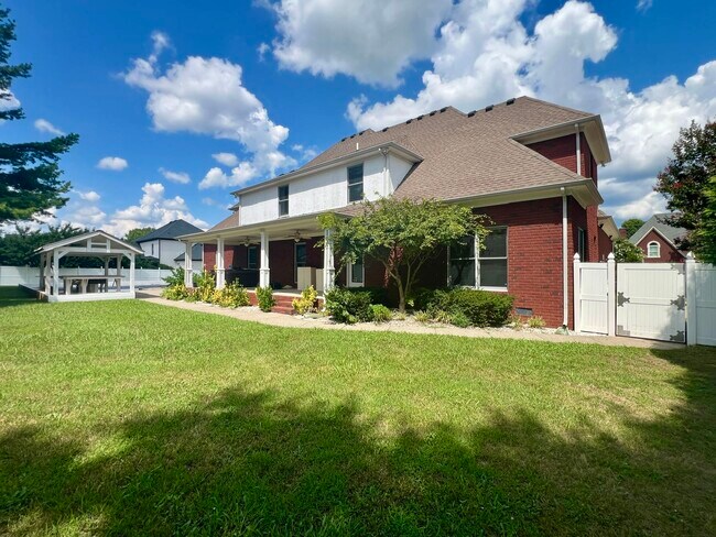 Building Photo - 2903 St Johns Dr