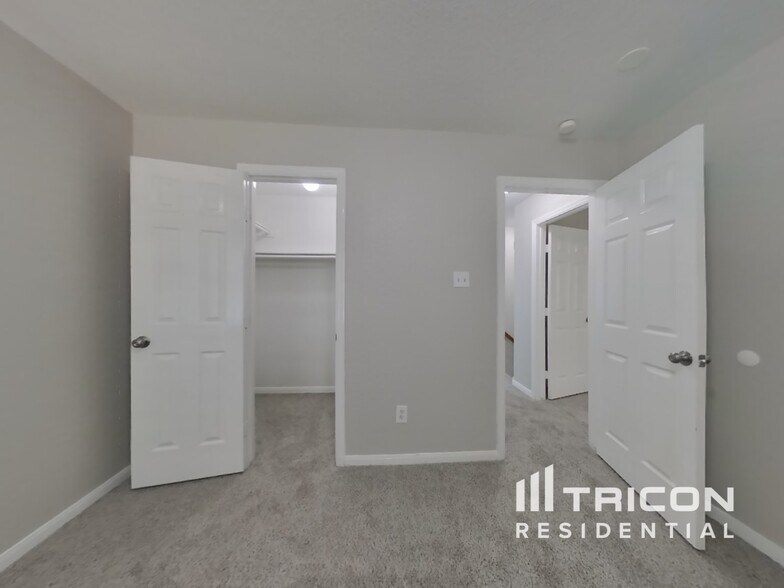 Building Photo - 46 Shimmer Pond Pl