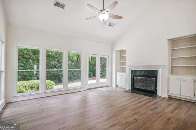 Building Photo - 1118 Sadlers Close