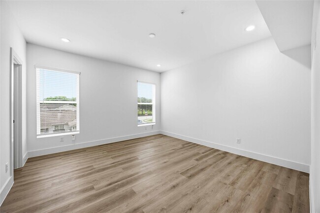 Building Photo - 5406 San Jose St