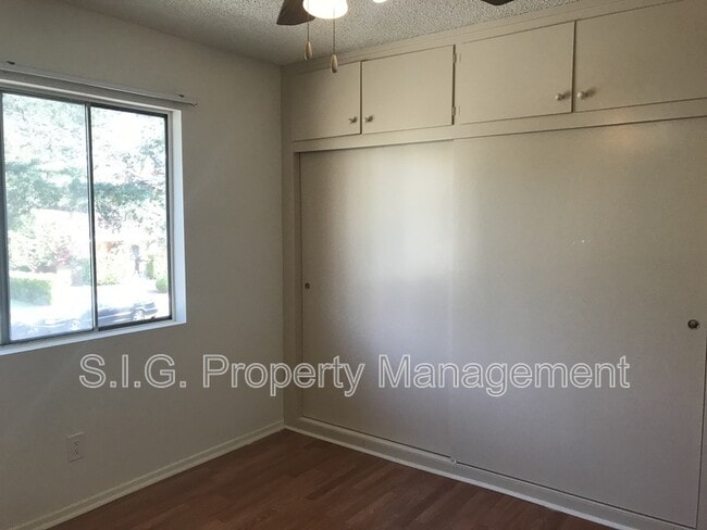 Building Photo - 1124 E Doran St