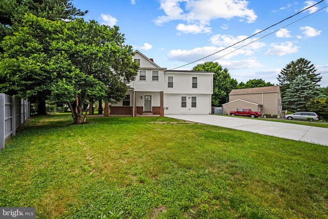 Building Photo - 1520 Dorchester Ave