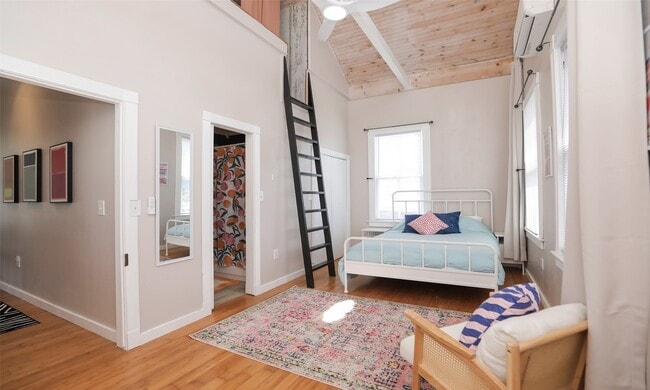 Building Photo - 1212 39th St