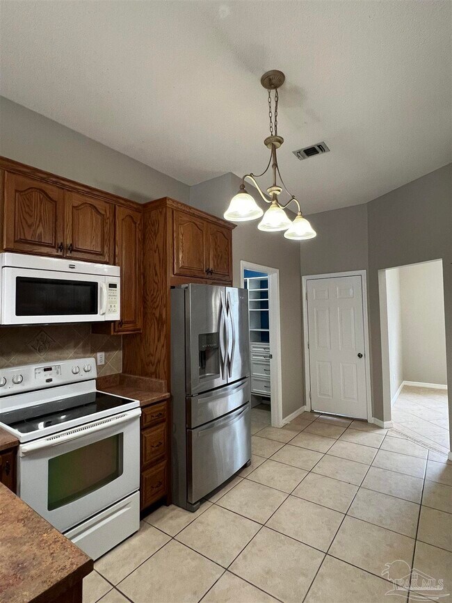 Building Photo - 5784 Twisted Oak Ct