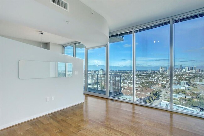 Building Photo - 5925 Almeda Rd