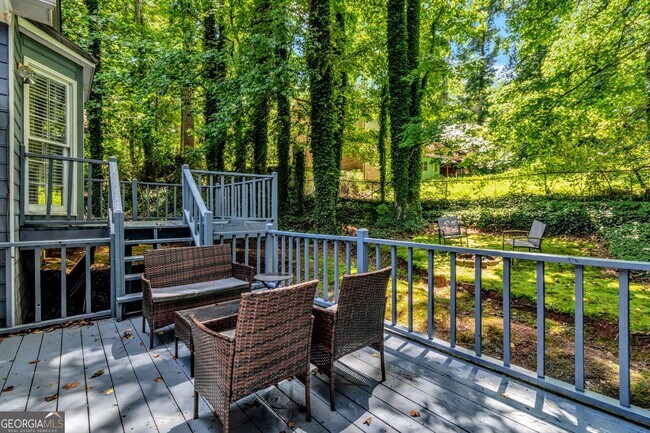 Building Photo - 2192 Chartwell Dr
