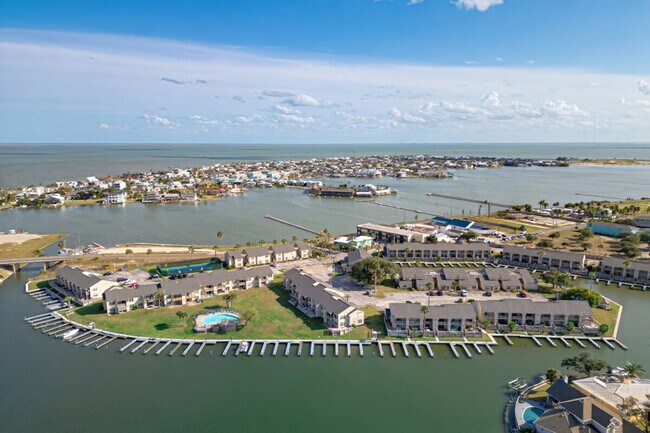 Building Photo - 1902 Bayhouse Dr