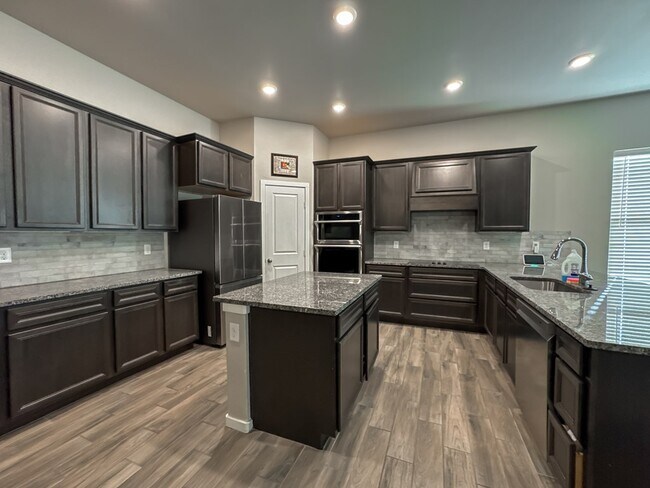 Building Photo - 1212 Ash St