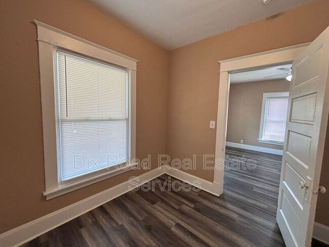 Building Photo - 708 Elwood St