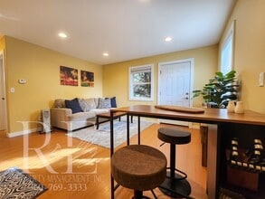 Building Photo - Fully Furnished Well Appointed Home