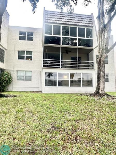 Building Photo - 9330 Lime Bay Blvd