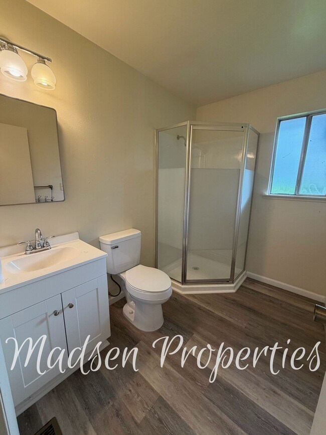 Building Photo - 784 Flag Creek Rd