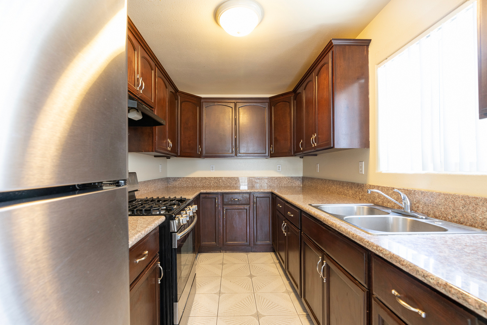 Kitchen - 1452 N Soto St