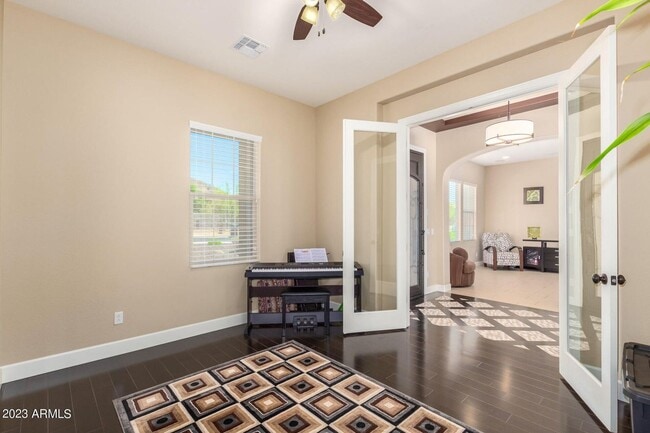 Building Photo - Gorgeous 5 bed 4.5 bath single level home in Scottsdale